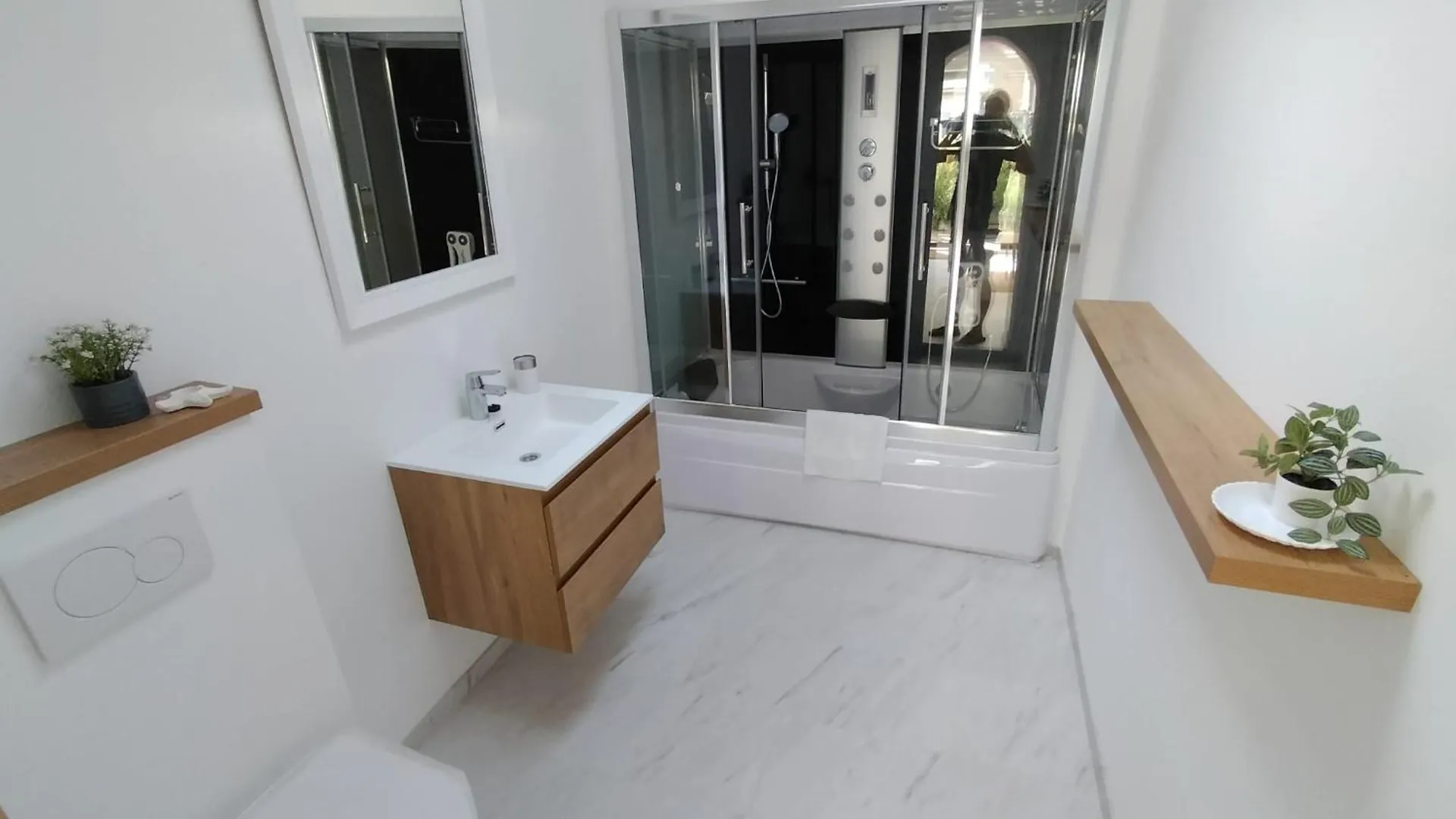Bed & Breakfast Huisje Louis Zandvoort Nederland